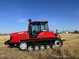 Гусеничный трактор Фермер РБ-2103 5